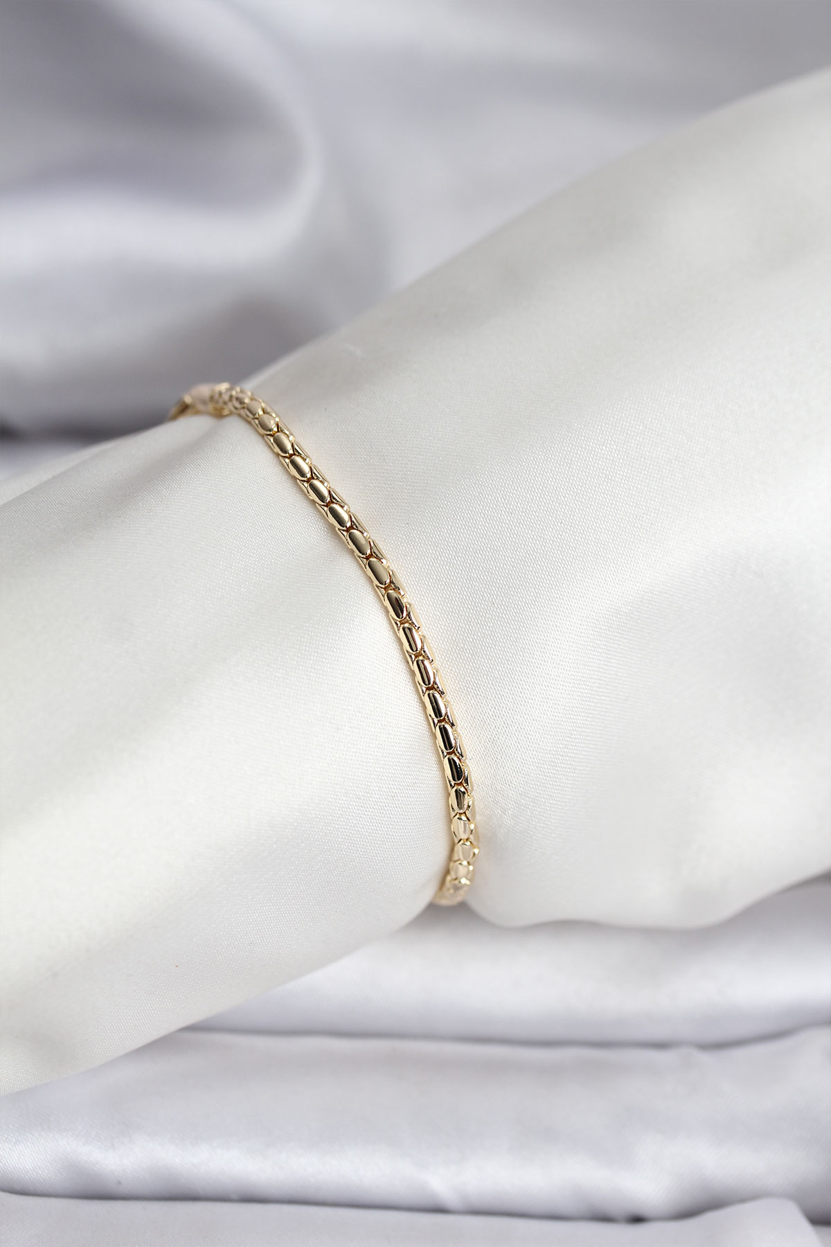 Pirinç Zirkon Taşlı Sıralı Yıldız Figürlü Y Model Gold Renk Kadın Kolye 5886 1 Pirinç Zirkon Taşlı Sıralı Yıldız Figürlü Y Model Gold Renk Kadın Kolye 5886