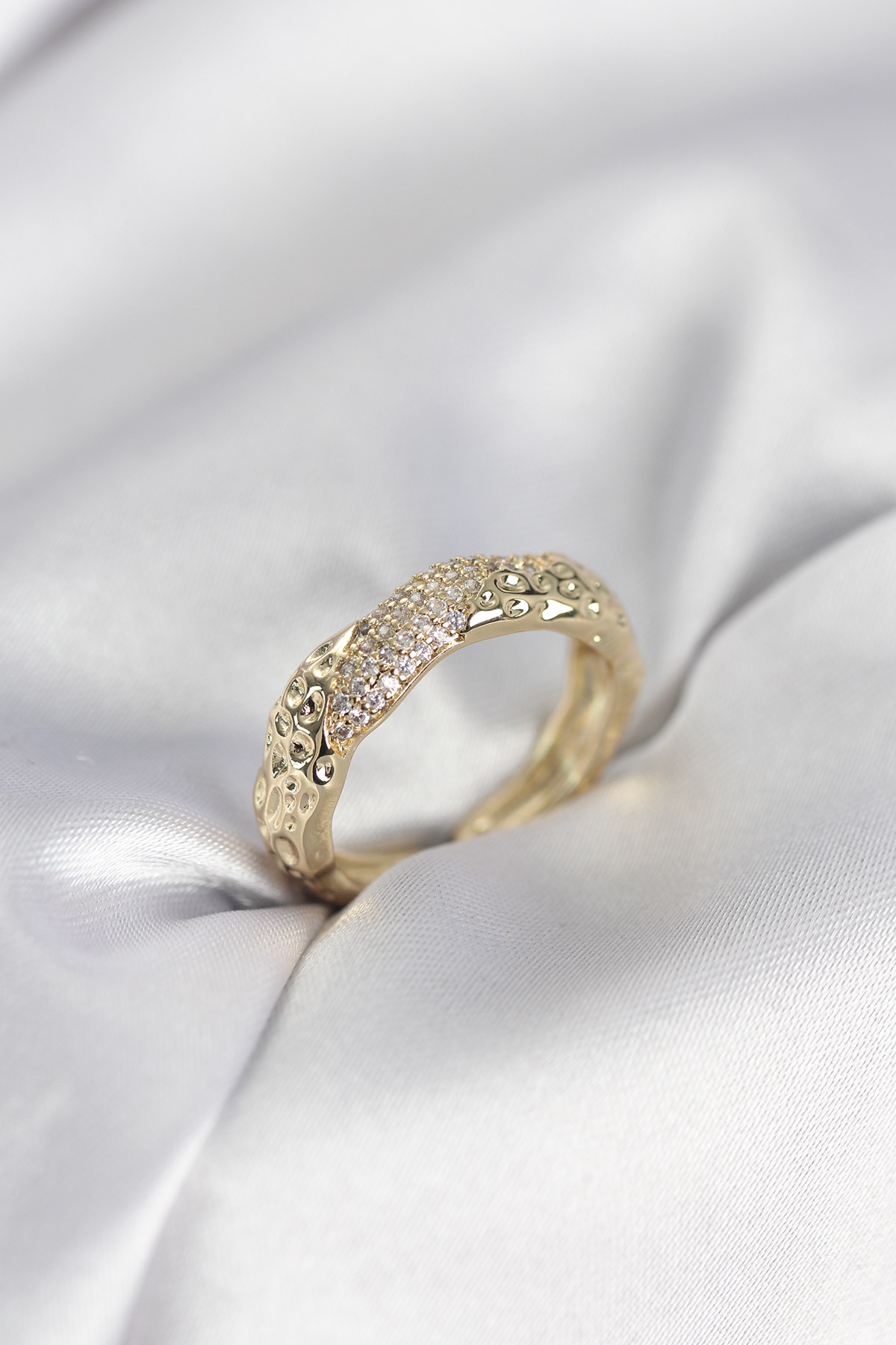 Zirkon Taşlı Puntalı Gold Renk Kadın Yüzük 5886 1 Zirkon Taşlı Puntalı Gold Renk Kadın Yüzük 5886