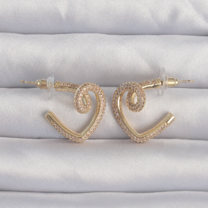 Pirinç Gold Renk Zirkon Taşlı Kıvrımlı Yarım Kalp Küpe 5886