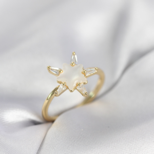 Gold Renk Yıldız Model Sedefli Zirkon Taşlı Kadın Yüzük 5886