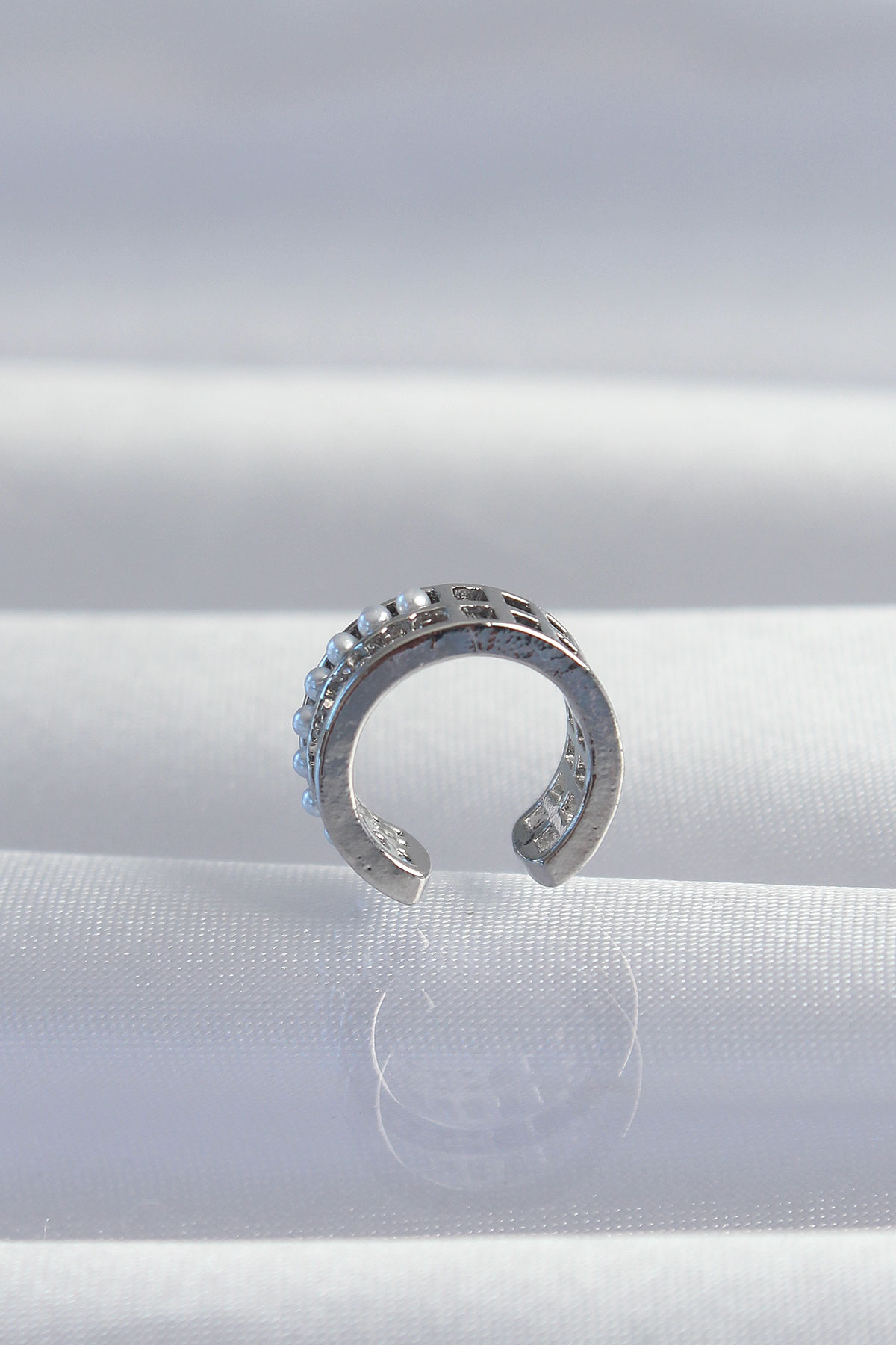 Pirinç Gümüş Renk İncili Baget Taşlı Earcuff Küpe 5886 2 Pirinç Gümüş Renk İncili Baget Taşlı Earcuff Küpe 5886 - Görsel 2