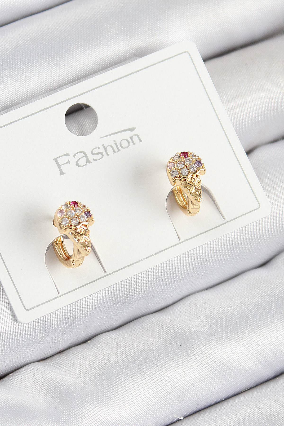 Pirinç Zirkon Taşlı Dondurma Model Gold Renk Çocuk Küpe 5886 1 Pirinç Zirkon Taşlı Dondurma Model Gold Renk Çocuk Küpe 5886