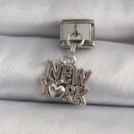 316L Çelik Gümüş Renk Sallantı New York Yazı Model Nomination Charm 5886