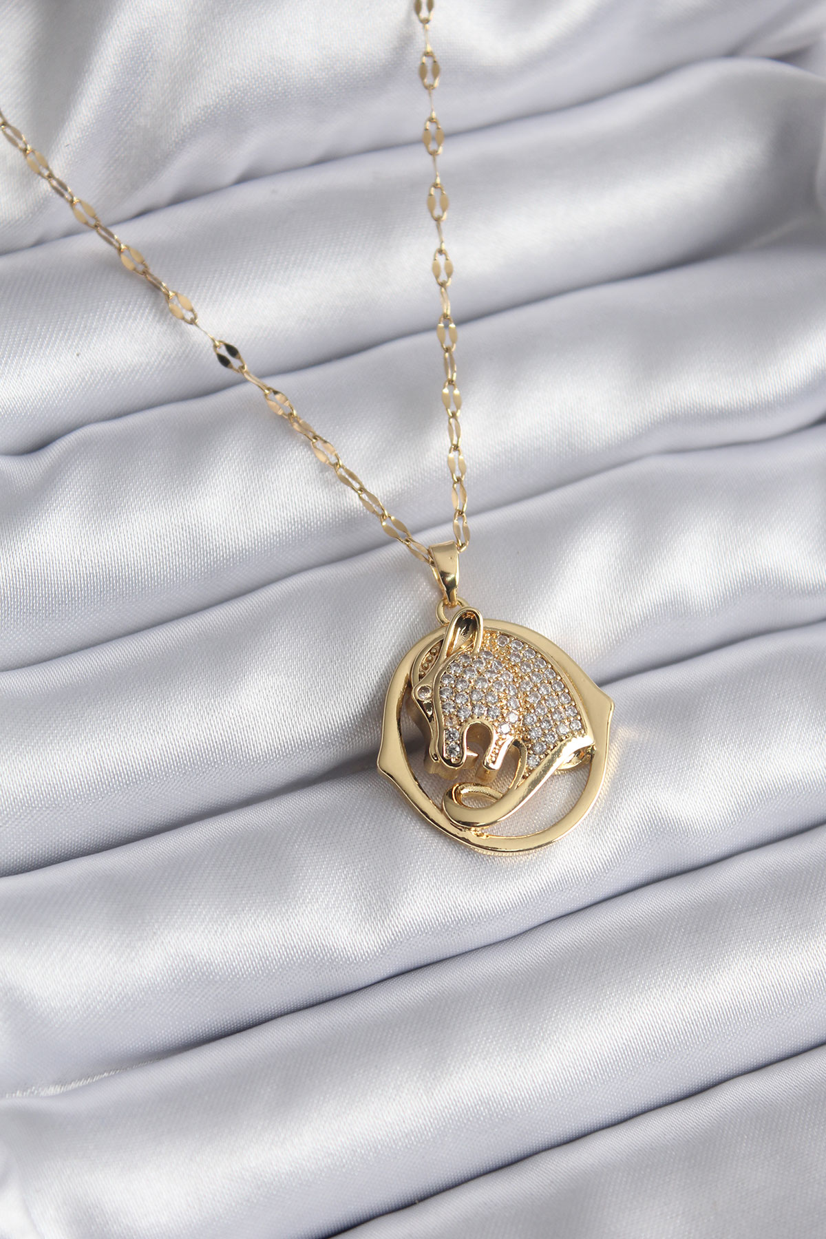 316L Çelik Gold Renk Zirkon Taşlı Jaguar Model Kadın Kolye 5886 1 316L Çelik Gold Renk Zirkon Taşlı Jaguar Model Kadın Kolye 5886