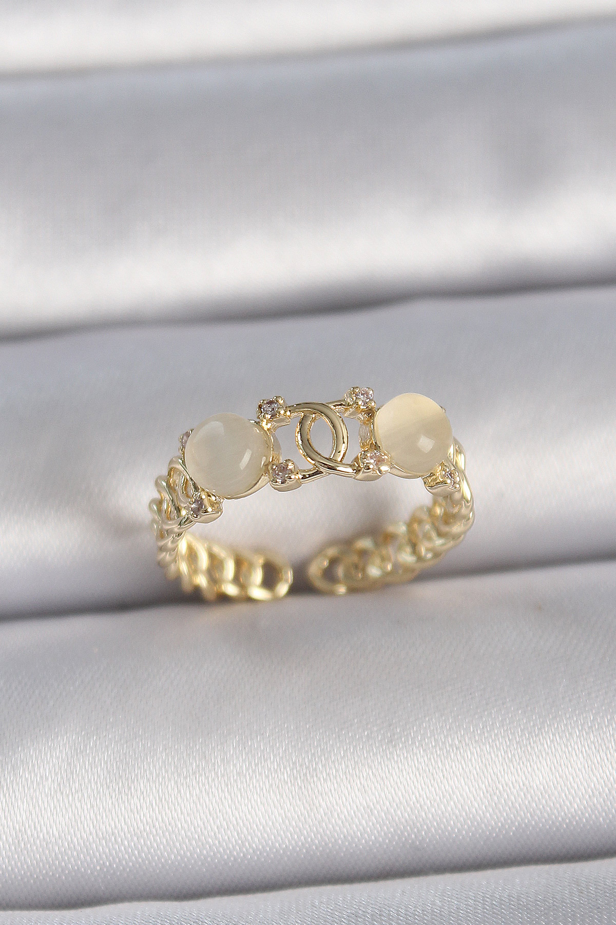 Pirinç Gold Renk Ayarlanabilir Zirkon Taşlı Beyaz Mineli Birleşik Halka Model Kadın Yüzük 5886 1 Pirinç Gold Renk Ayarlanabilir Zirkon Taşlı Beyaz Mineli Birleşik Halka Model Kadın Yüzük 5886
