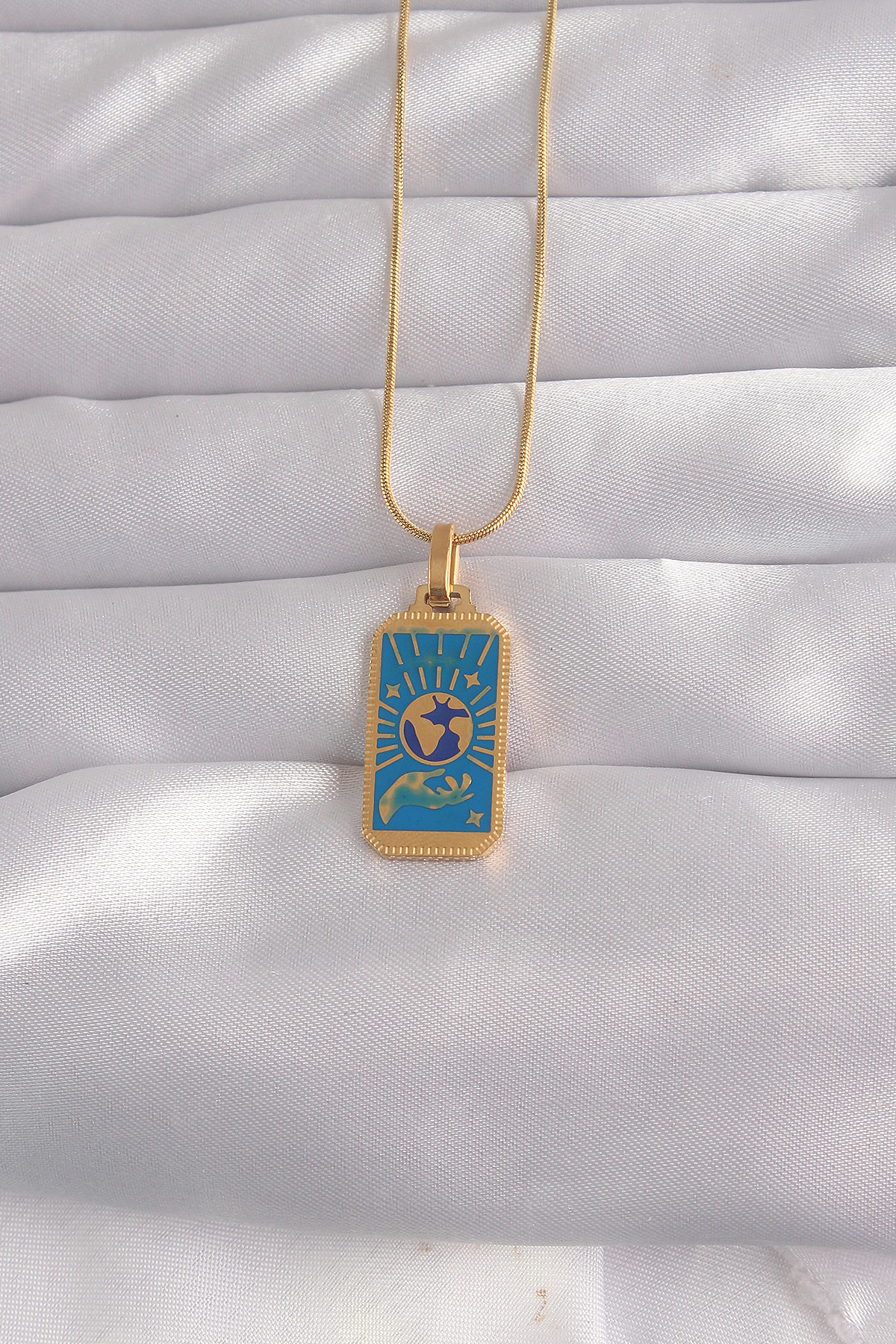 316L Çelik Gold Renk Mavi Mineli El Figür Tarot Kolye 5886 1 316L Çelik Gold Renk Mavi Mineli El Figür Tarot Kolye 5886