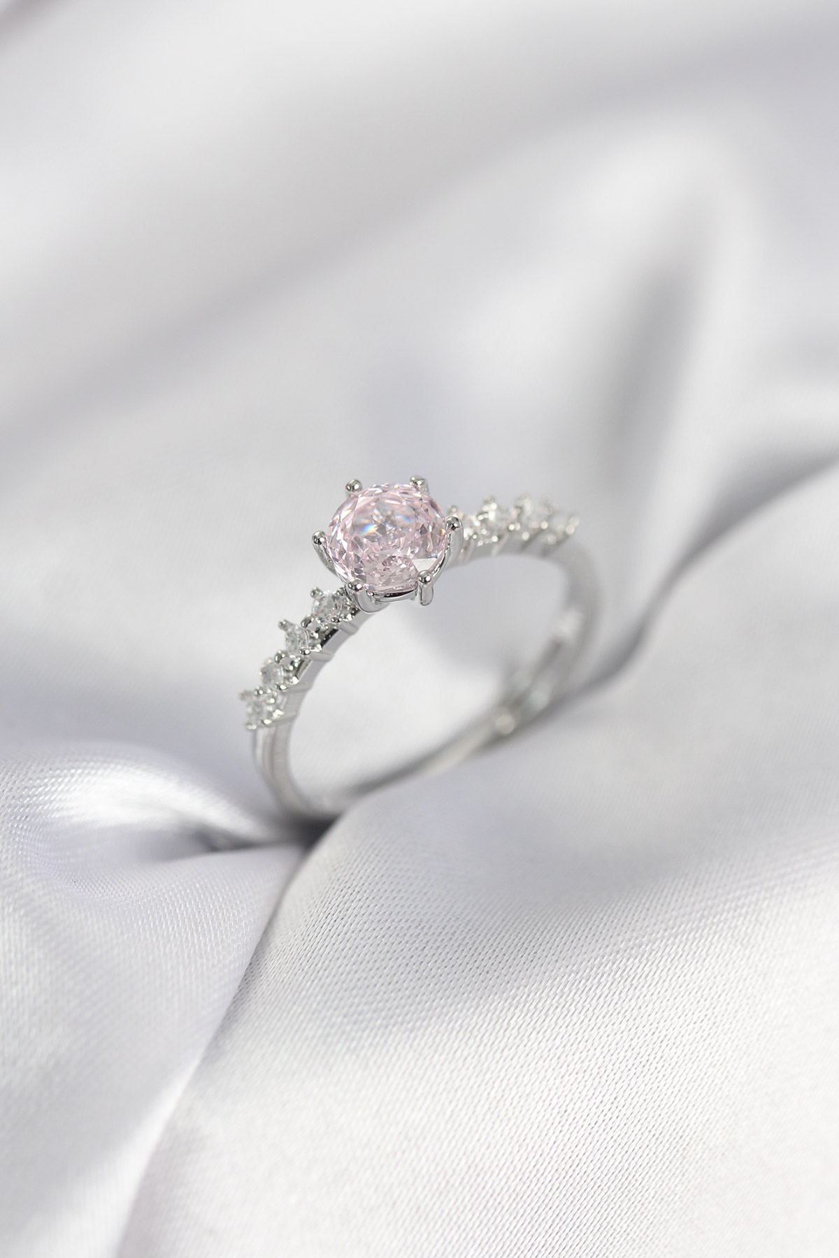 Gümüş Renk Pembe Tek Taş Model Zirkon Taşlı Kadın Yüzük 5886 1 Gümüş Renk Pembe Tek Taş Model Zirkon Taşlı Kadın Yüzük 5886