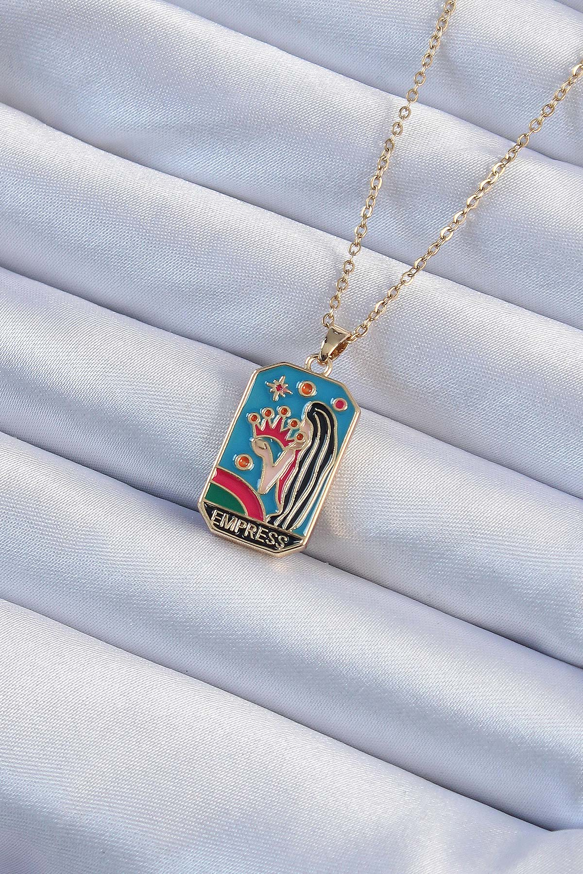 316L Çelik Zincir Altın Renk Taç ve Kız Figürlü Renkli Mineli Tarot Kolye 5886 1 316L Çelik Zincir Altın Renk Taç ve Kız Figürlü Renkli Mineli Tarot Kolye 5886