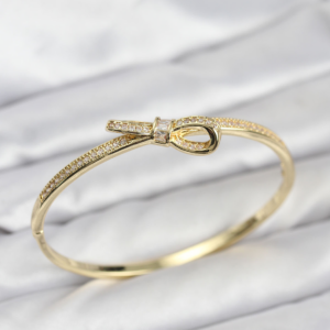 Pirinç Gold Renk Zirkon Taşlı Fiyonk Model Kadın Kelepçe Bileklik 5886