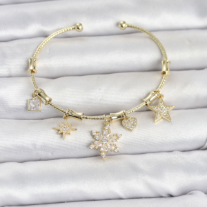 Pirinç Gold Renk Lotus Detay Charmlı Kadın Bileklik 5886