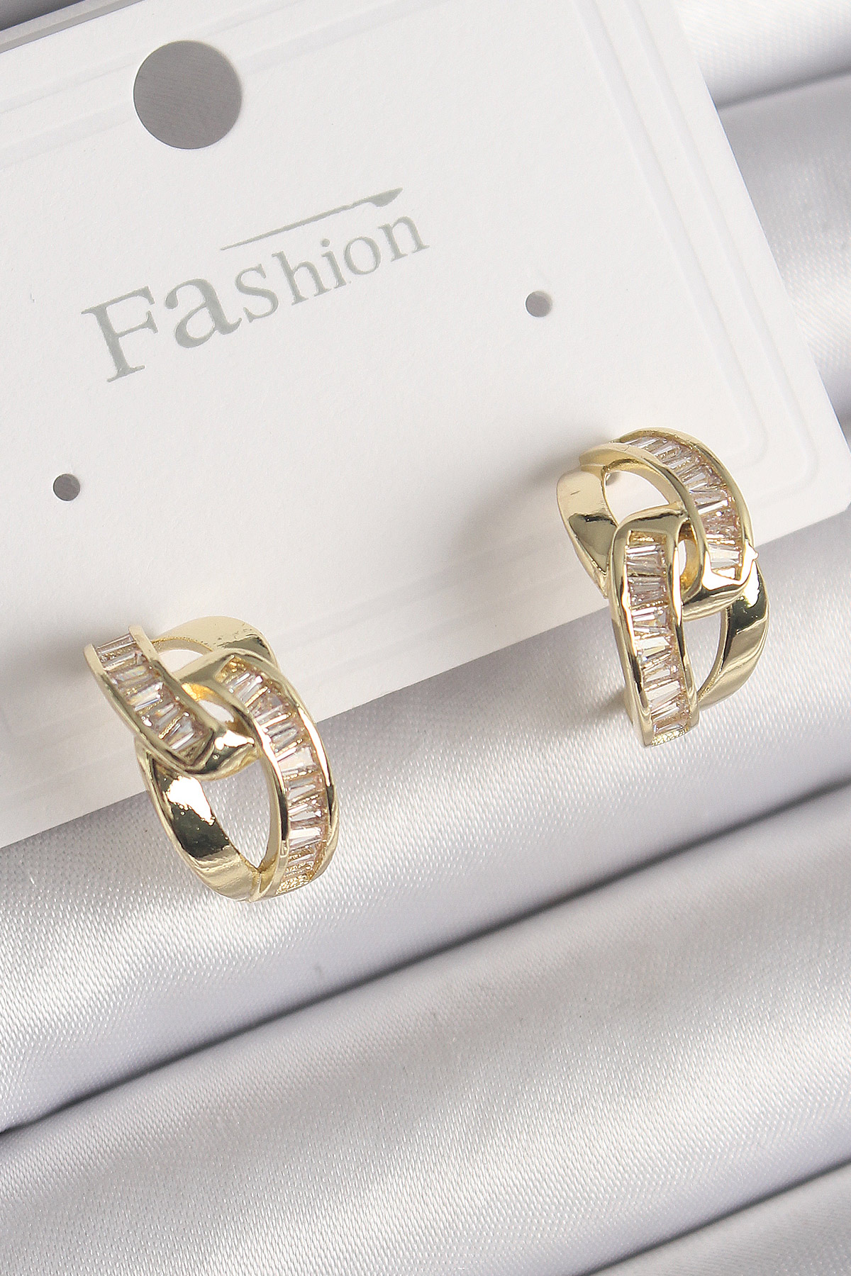 Pirinç Gold Renk Zirkon Taşlı Zincir Model Kadın Küpe 5886 1 Pirinç Gold Renk Zirkon Taşlı Zincir Model Kadın Küpe 5886
