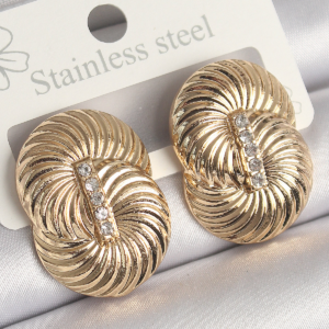 Pirinç Gold Renk Zirkon Taşlı Sarmal Model Kadın Küpe 5886