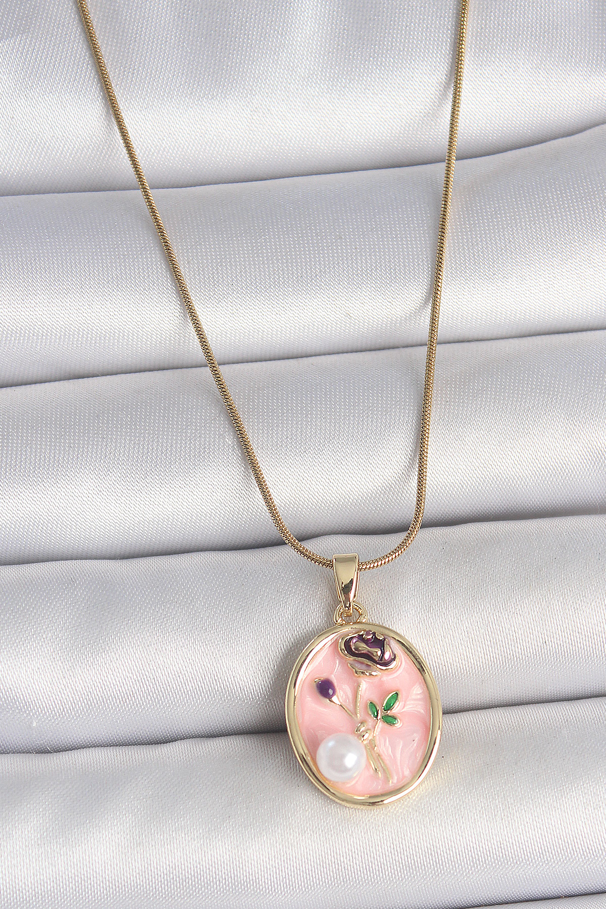 316L Çelik Gold Renk Zincir Pembe Çiçek İşlemeli İnci Detay Portre Model Kadın Kolye 5886 1 316L Çelik Gold Renk Zincir Pembe Çiçek İşlemeli İnci Detay Portre Model Kadın Kolye 5886