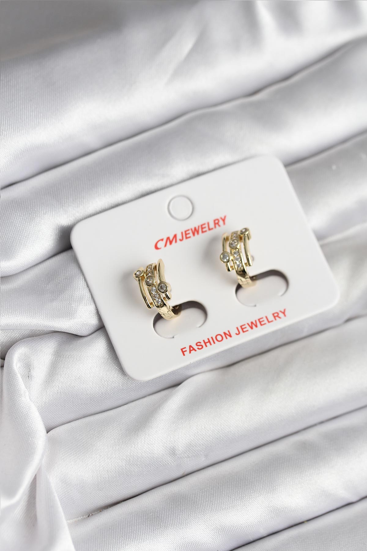 14K Gold Renk Kaplama Yarım Halka Zirkon Taşlı CM Kadın Küpe 5886 1 14K Gold Renk Kaplama Yarım Halka Zirkon Taşlı CM Kadın Küpe 5886