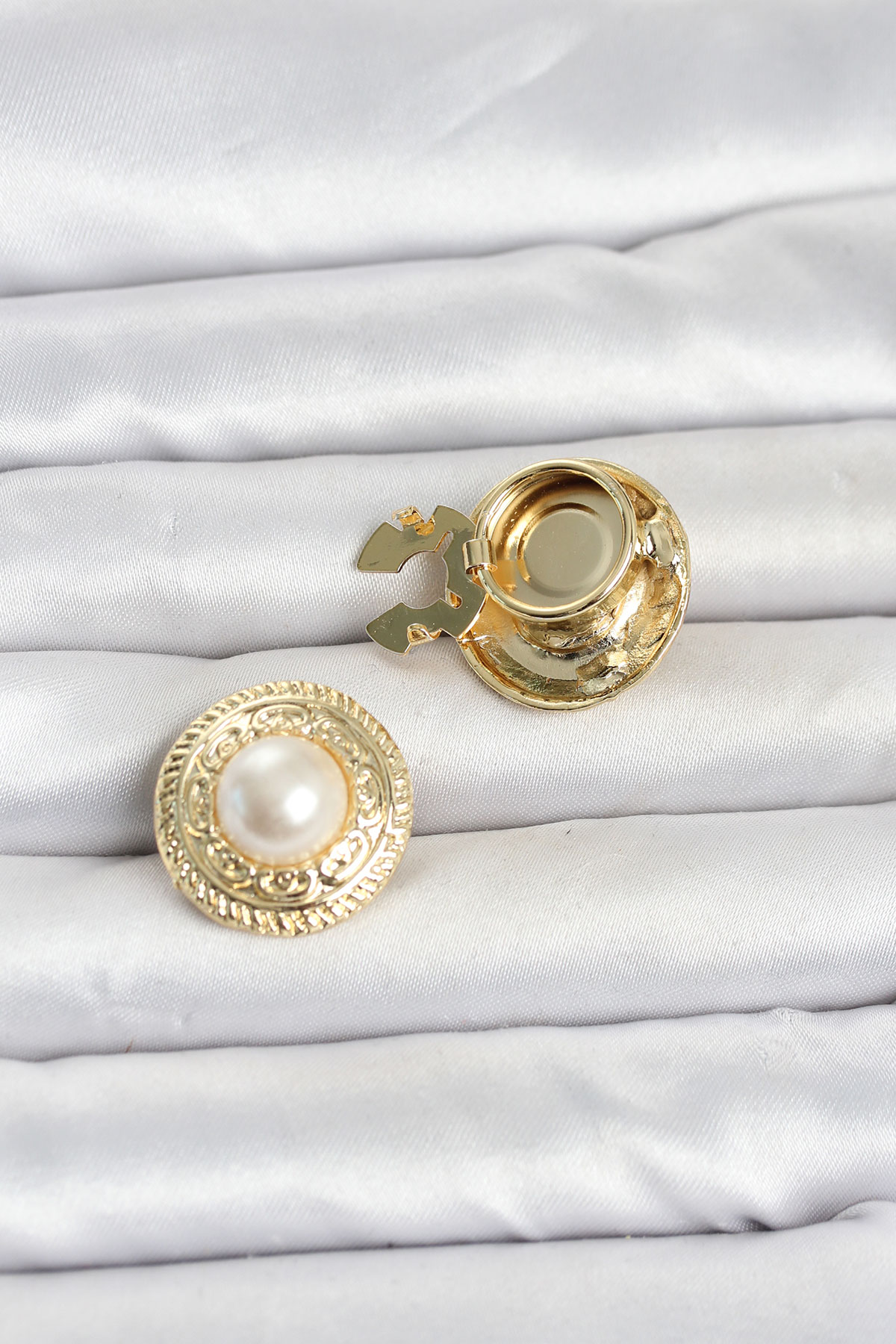 Gold Renk İncili Model Düğme veya Manşet Broşu 5886 1 Gold Renk İncili Model Düğme veya Manşet Broşu 5886