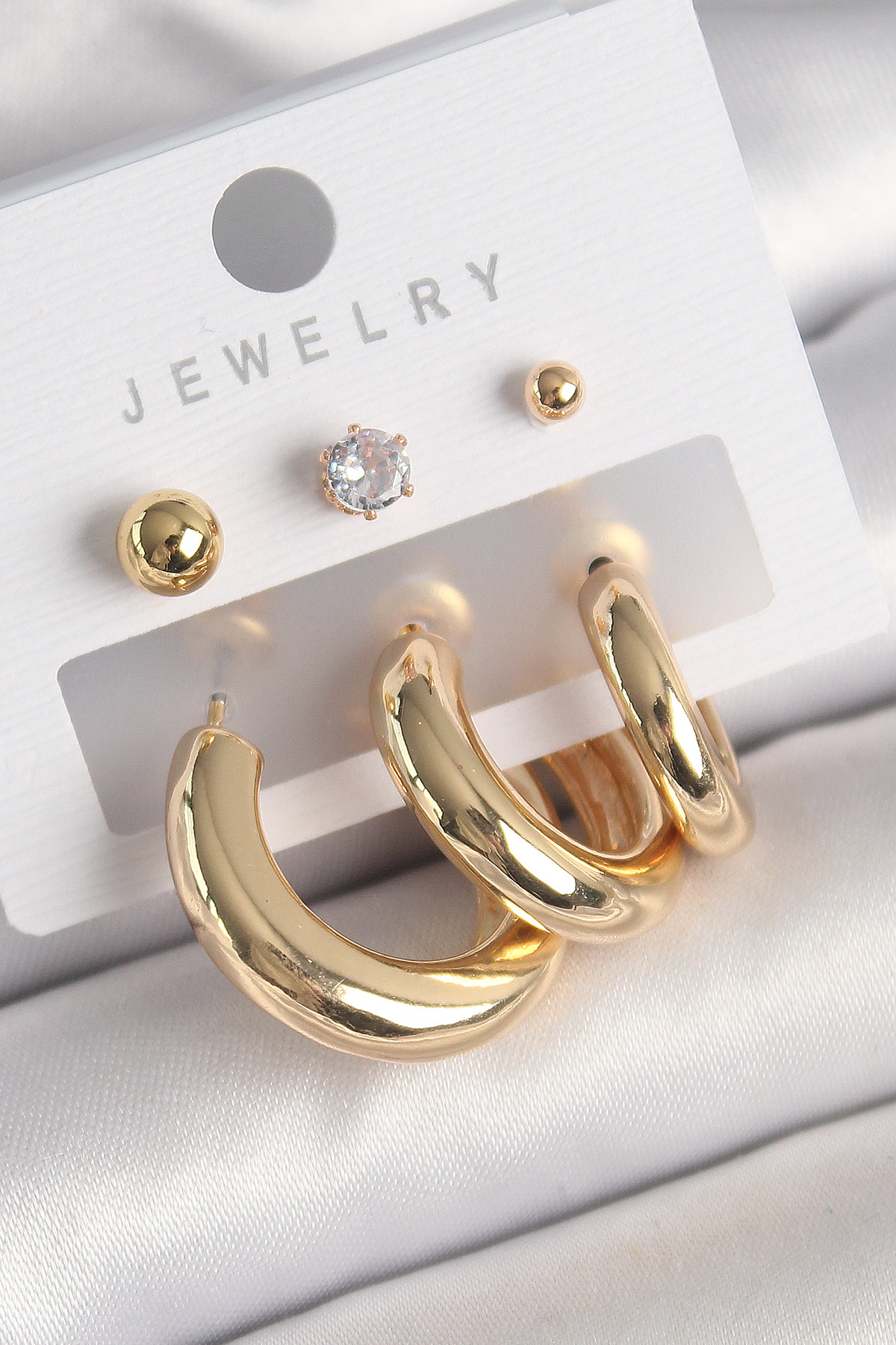 Pirinç Gold Renk Halka Model Zirkon Taşlı Topçuk Detay Kadın Küpe 5886 1 Pirinç Gold Renk Halka Model Zirkon Taşlı Topçuk Detay Kadın Küpe 5886