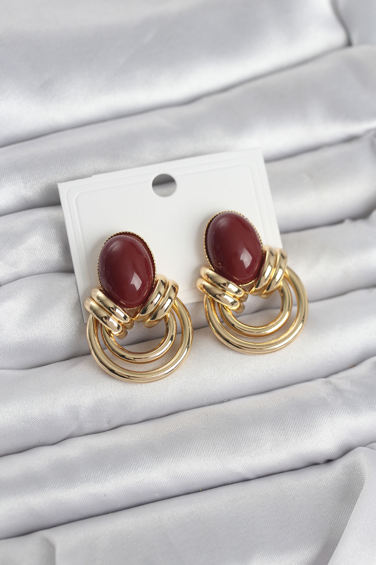 Pirinç Gold Renk Bordo Taşlı Vintage Kadın Küpe 5886 1 Pirinç Gold Renk Bordo Taşlı Vintage Kadın Küpe 5886