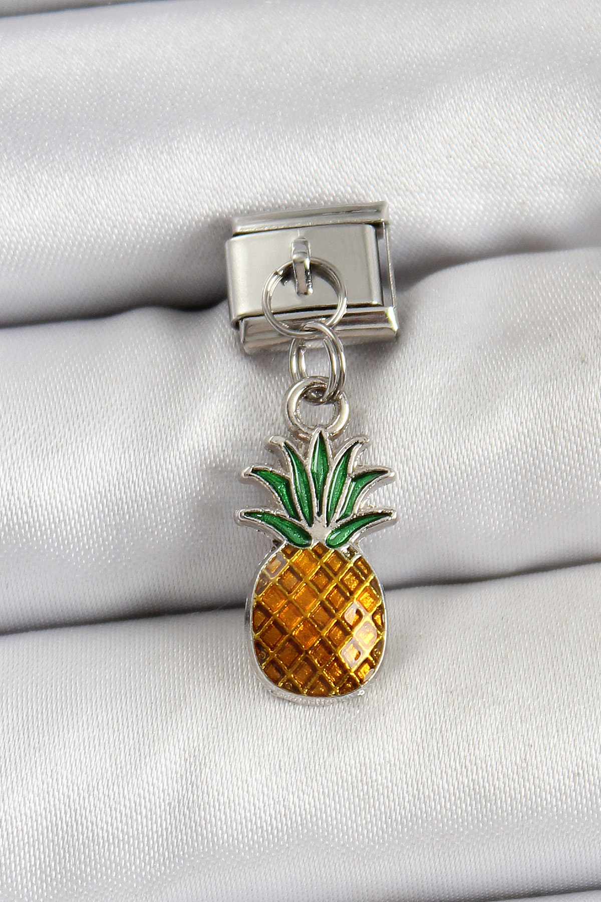 316L Çelik Sallantılı Ananas Model Gümüş Renk Nomination Charm 5886 1 316L Çelik Sallantılı Ananas Model Gümüş Renk Nomination Charm 5886
