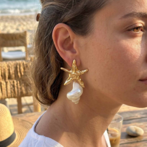 Doğal Deniz Kabuğu ve Gold Renk Yıldız Model Kadın Küpe 5886
