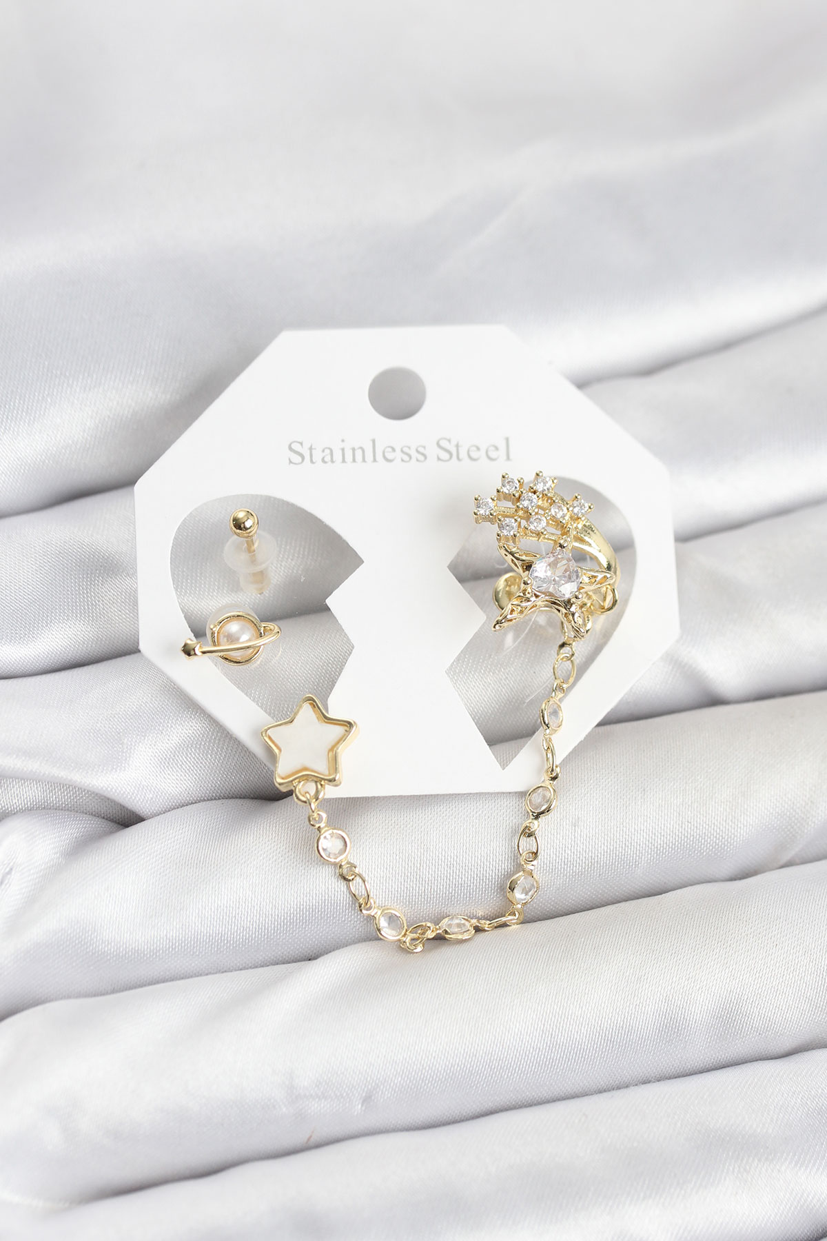 Pirinç Gold Renk Yıldız Model Zincir Bağlantılı Ear Cuff Küpe Seti 5886 1 Pirinç Gold Renk Yıldız Model Zincir Bağlantılı Ear Cuff Küpe Seti 5886