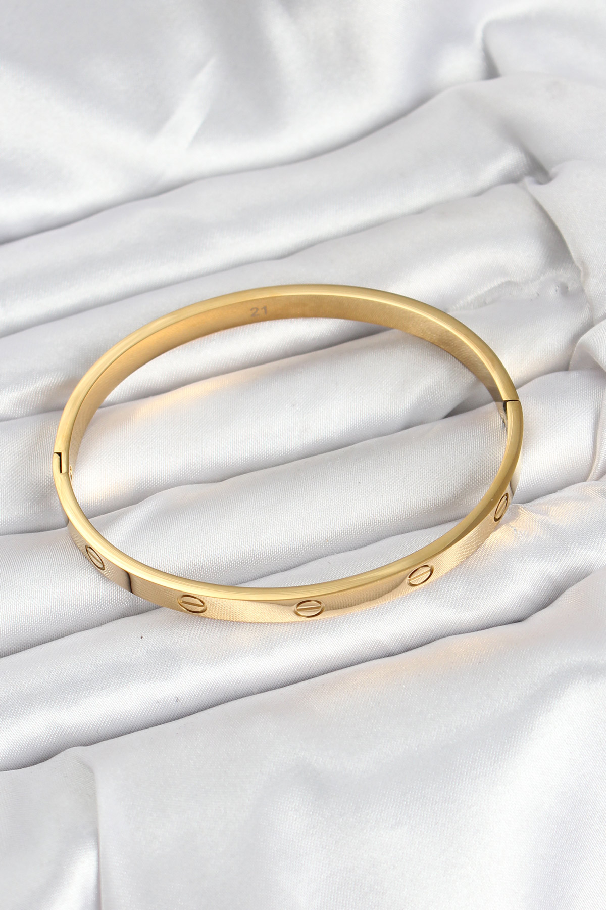 316L Çelik Gold Renk 65 mm Kadın Kelepçe Bileklik 5886 2 316L Çelik Gold Renk 65 mm Kadın Kelepçe Bileklik 5886 - Görsel 2