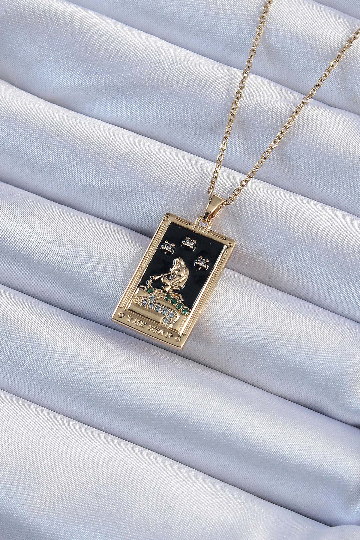 316L Çelik Zincir Altın Renk Zirkon Taşlı Siyah Mineli Kız Figürlü Tarot Kolye 5886 1 316L Çelik Zincir Altın Renk Zirkon Taşlı Siyah Mineli Kız Figürlü Tarot Kolye 5886