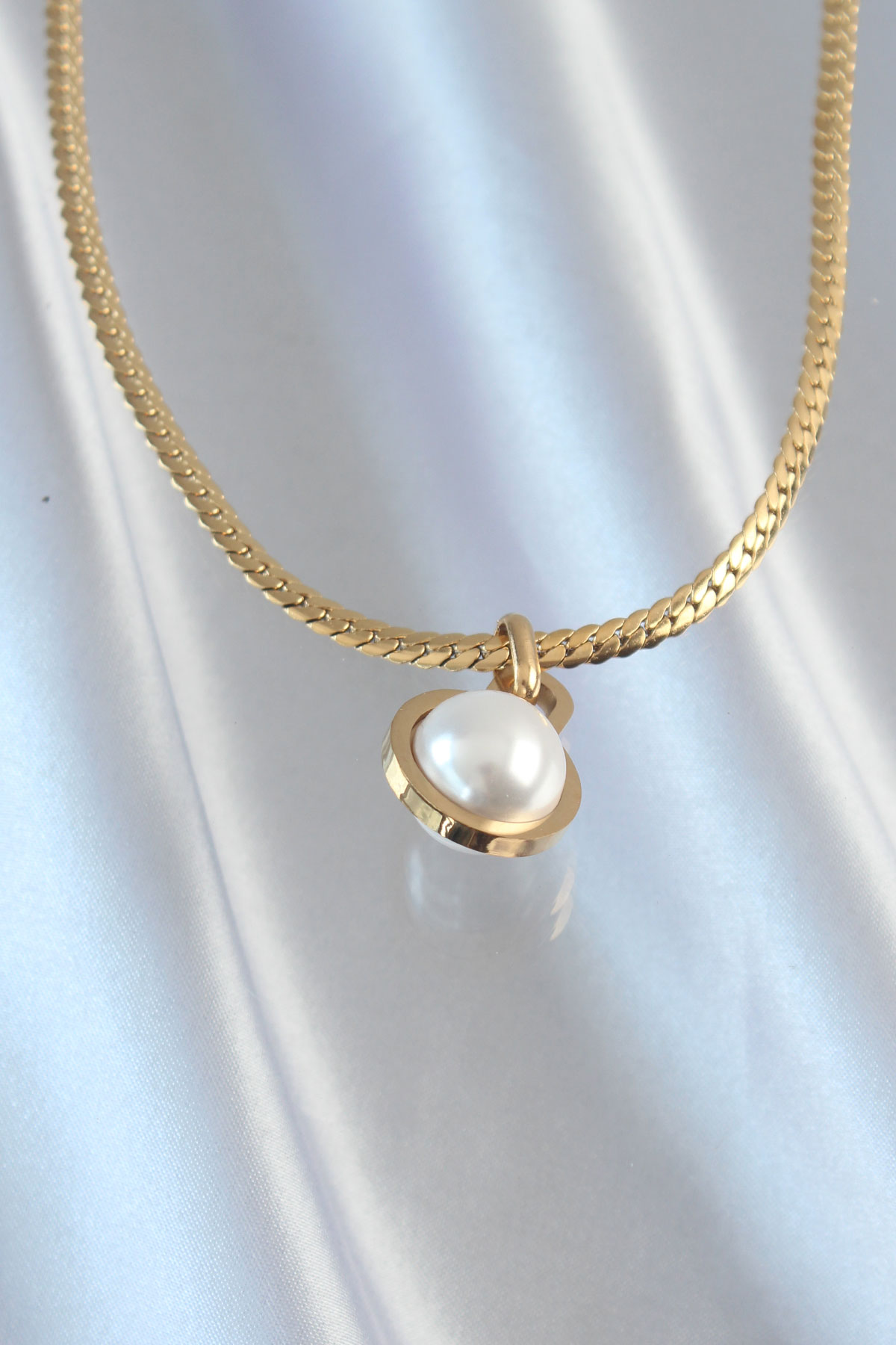 316L Çelik Gold Renk Yassı Zincir İnci Taşlı Kolye 5886 2 316L Çelik Gold Renk Yassı Zincir İnci Taşlı Kolye 5886 - Görsel 2