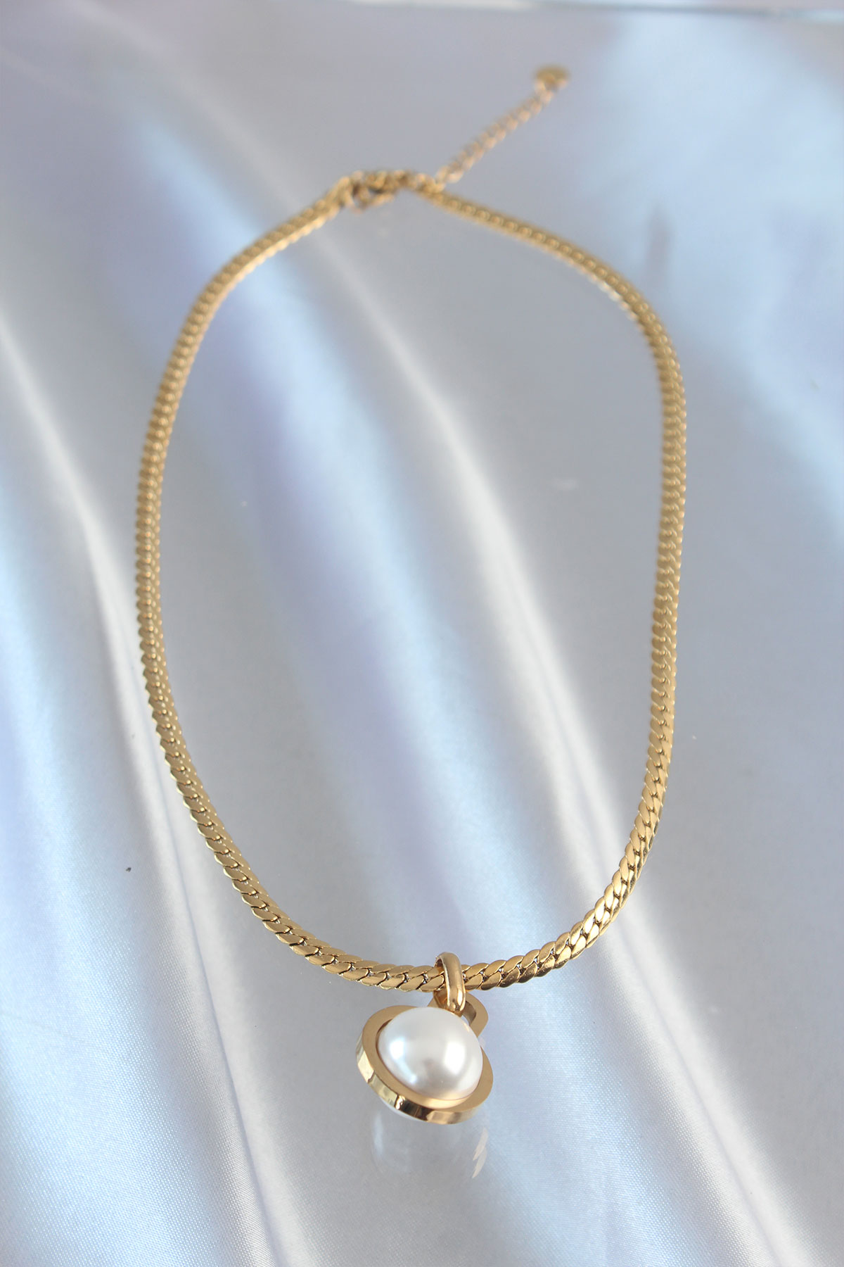 316L Çelik Gold Renk Yassı Zincir İnci Taşlı Kolye 5886 3 316L Çelik Gold Renk Yassı Zincir İnci Taşlı Kolye 5886 - Görsel 3