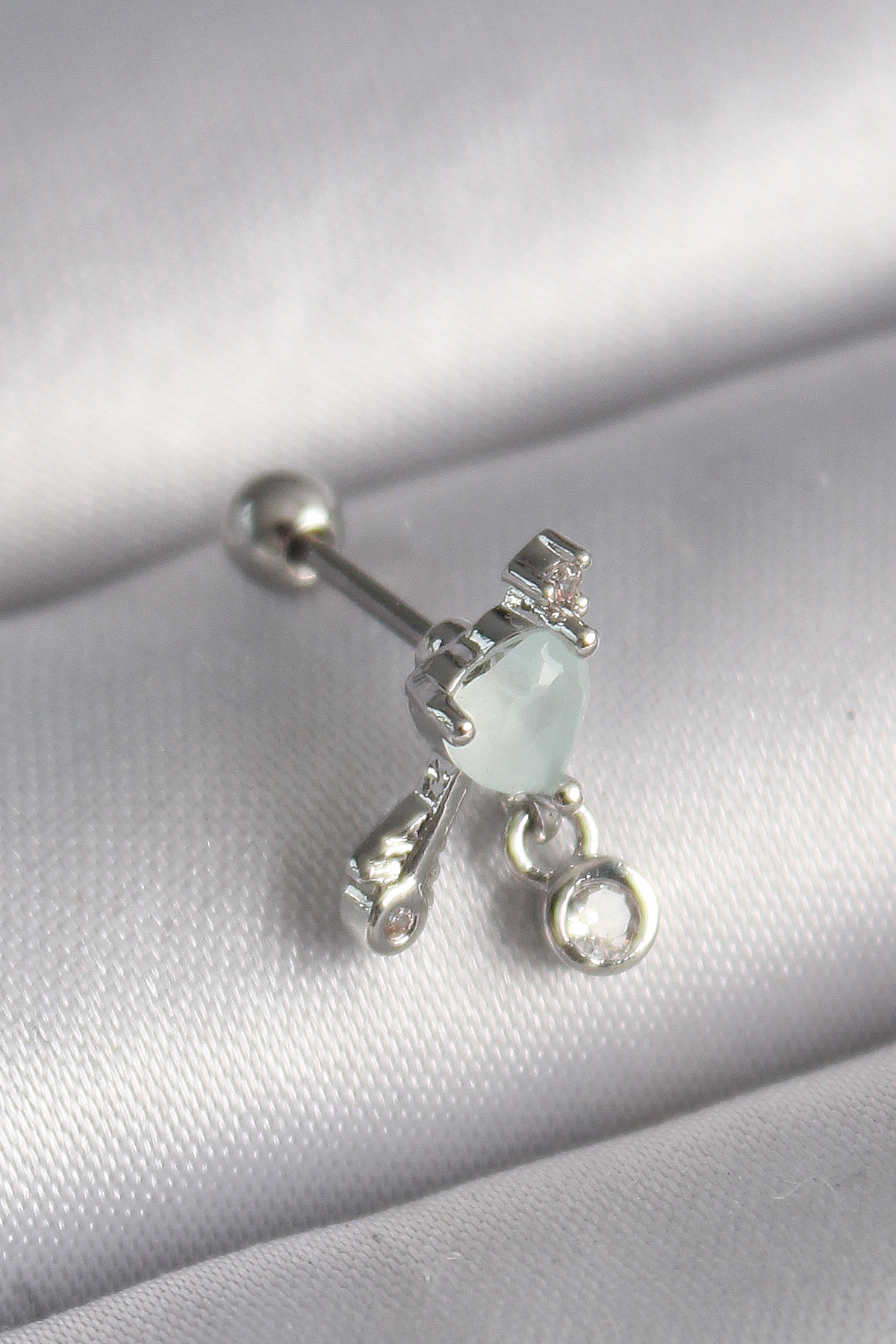 316L Çelik Gümüş Renk Beyaz Minelik Kalp Sallantı Zirkon Taş Detay Tragus Piercing 5886 1 316L Çelik Gümüş Renk Beyaz Minelik Kalp Sallantı Zirkon Taş Detay Tragus Piercing 5886