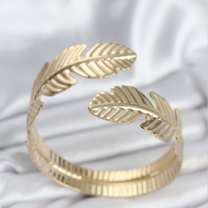 Yaprak Model Gold Renk Kadın Bileklik 5886