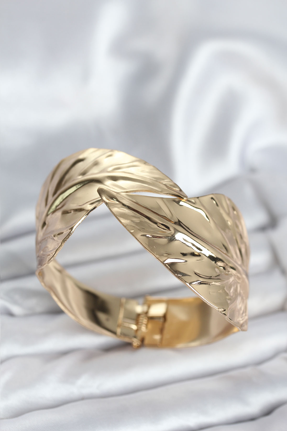 Pirinç Gold Renk Yaprak Model Kadın Bileklik 5886 1 Pirinç Gold Renk Yaprak Model Kadın Bileklik 5886
