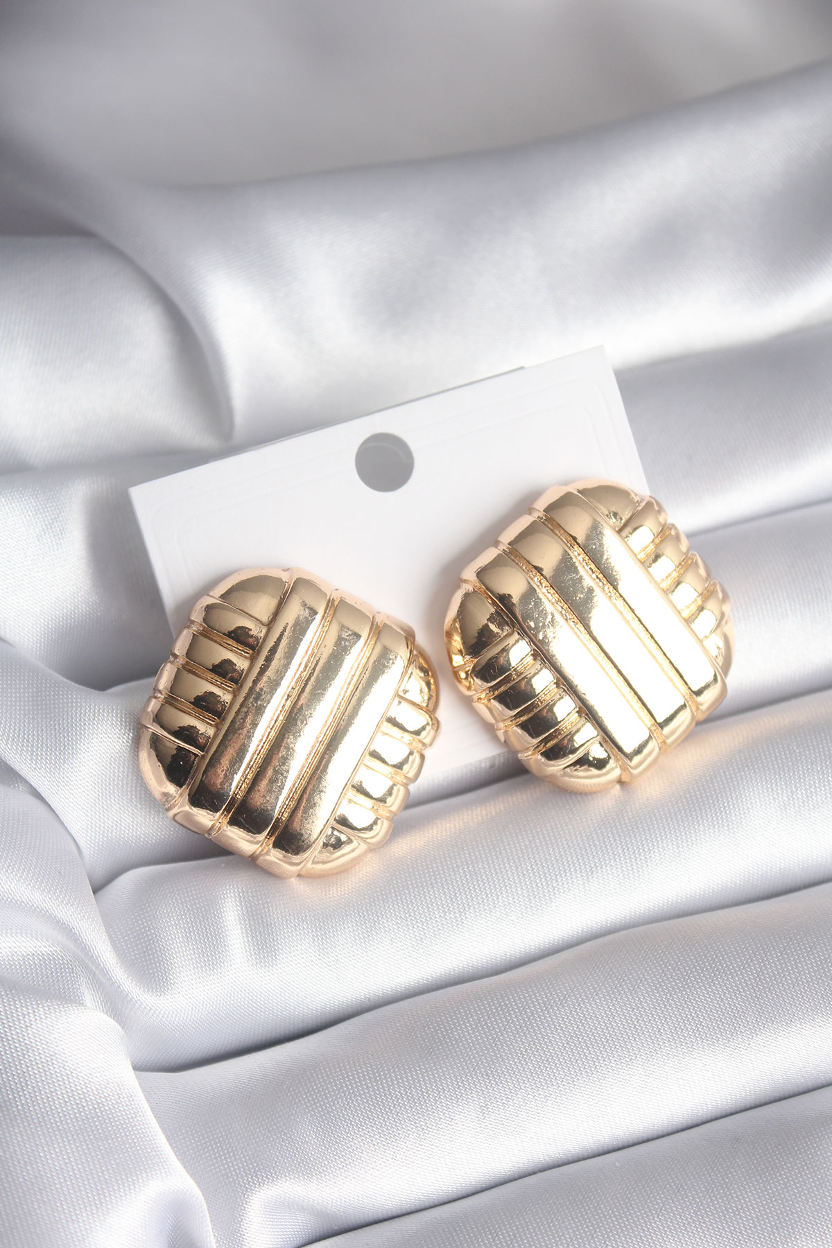Pirinç Gold Renk İşleme Detay Kadın Küpe 5886 1 Pirinç Gold Renk İşleme Detay Kadın Küpe 5886