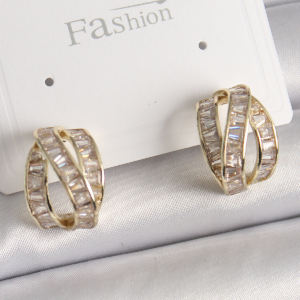 Pirinç Gold Renk Zirkon Taşlı Düğüm Halka Model Kadın Küpe 5886