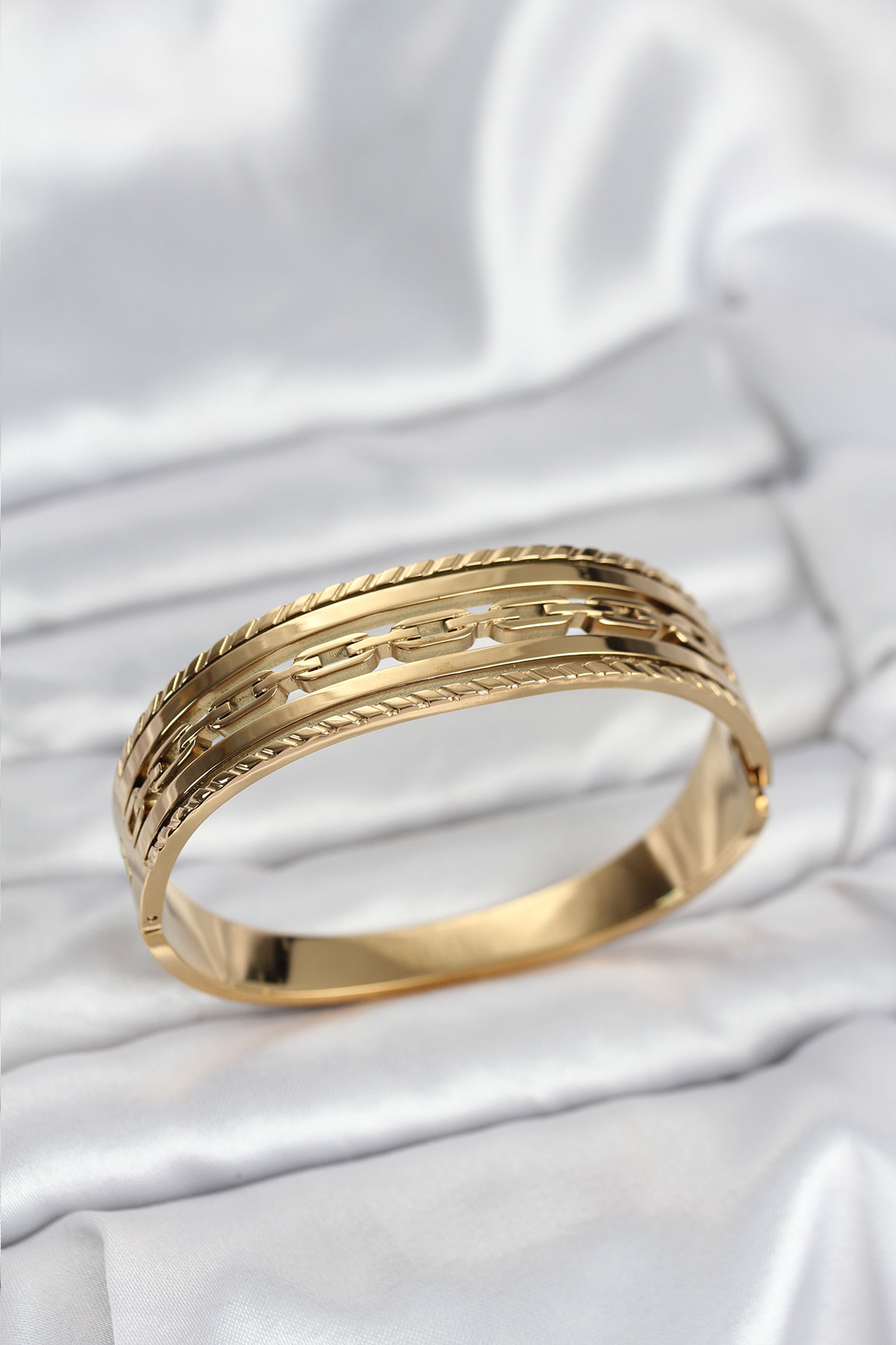 316L Çelik Gold Renk Vintage Model Kadın Kelepçe Bileklik 5886 1 316L Çelik Gold Renk Vintage Model Kadın Kelepçe Bileklik 5886