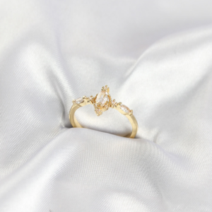 Gold Renk Vintage Model Zirkon Taşlı Yüzük 5886
