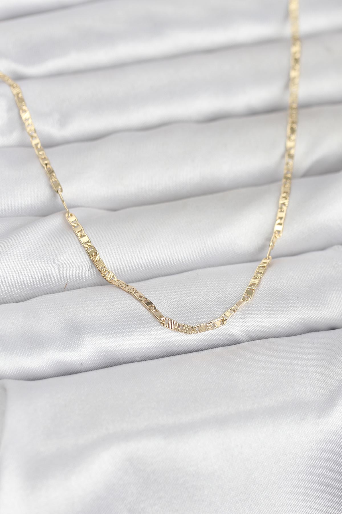 CM 14K Gold Renk Yassı Zincir Model 60 cm Kadın Kolye 5886 1 CM 14K Gold Renk Yassı Zincir Model 60 cm Kadın Kolye 5886