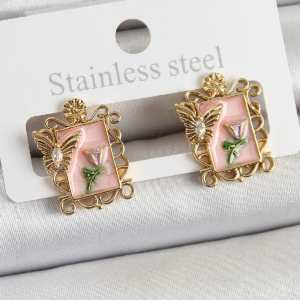 Pirinç Pembe Mineli Sanatsal Portre Model Gold Renk Kadın Küpe 5886