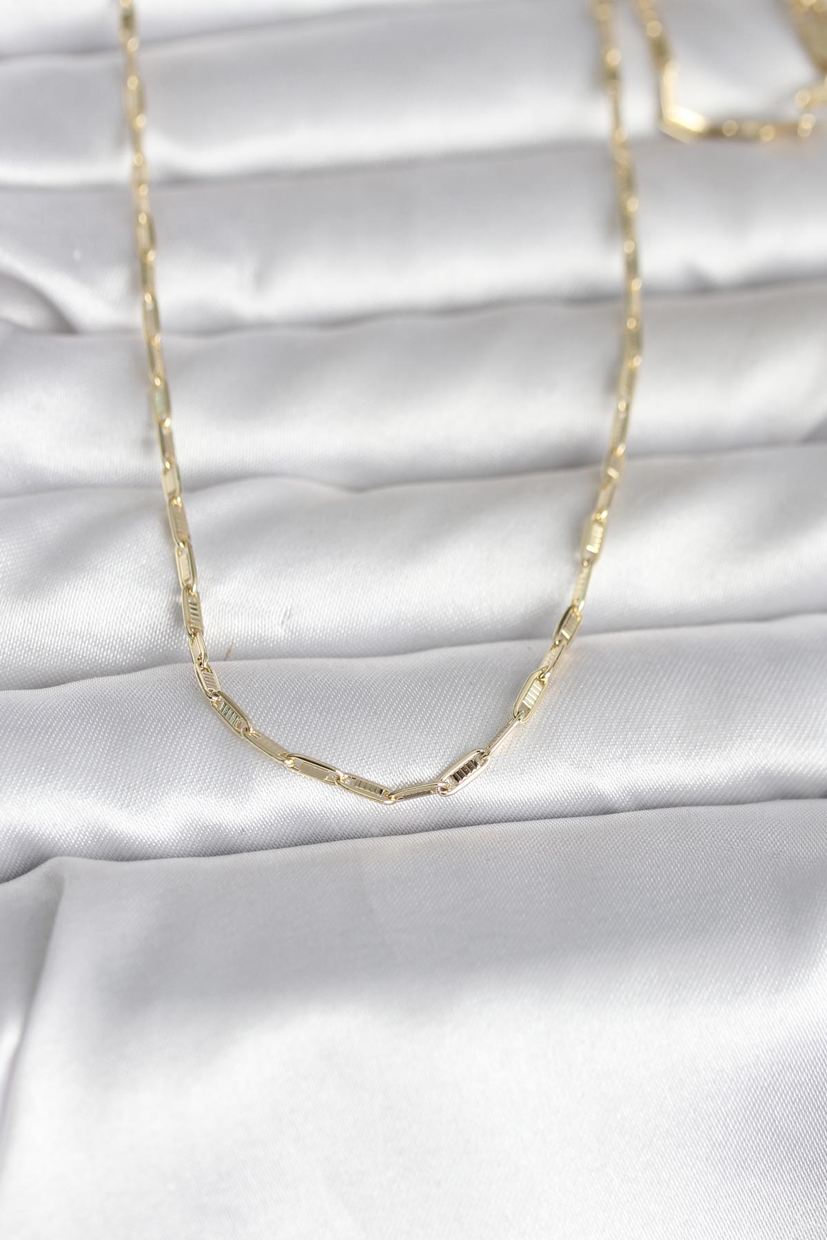 CM 14K Gold Renk İnce Ataç Zincir Model 60 cm Kadın Kolye 5886 1 CM 14K Gold Renk İnce Ataç Zincir Model 60 cm Kadın Kolye 5886