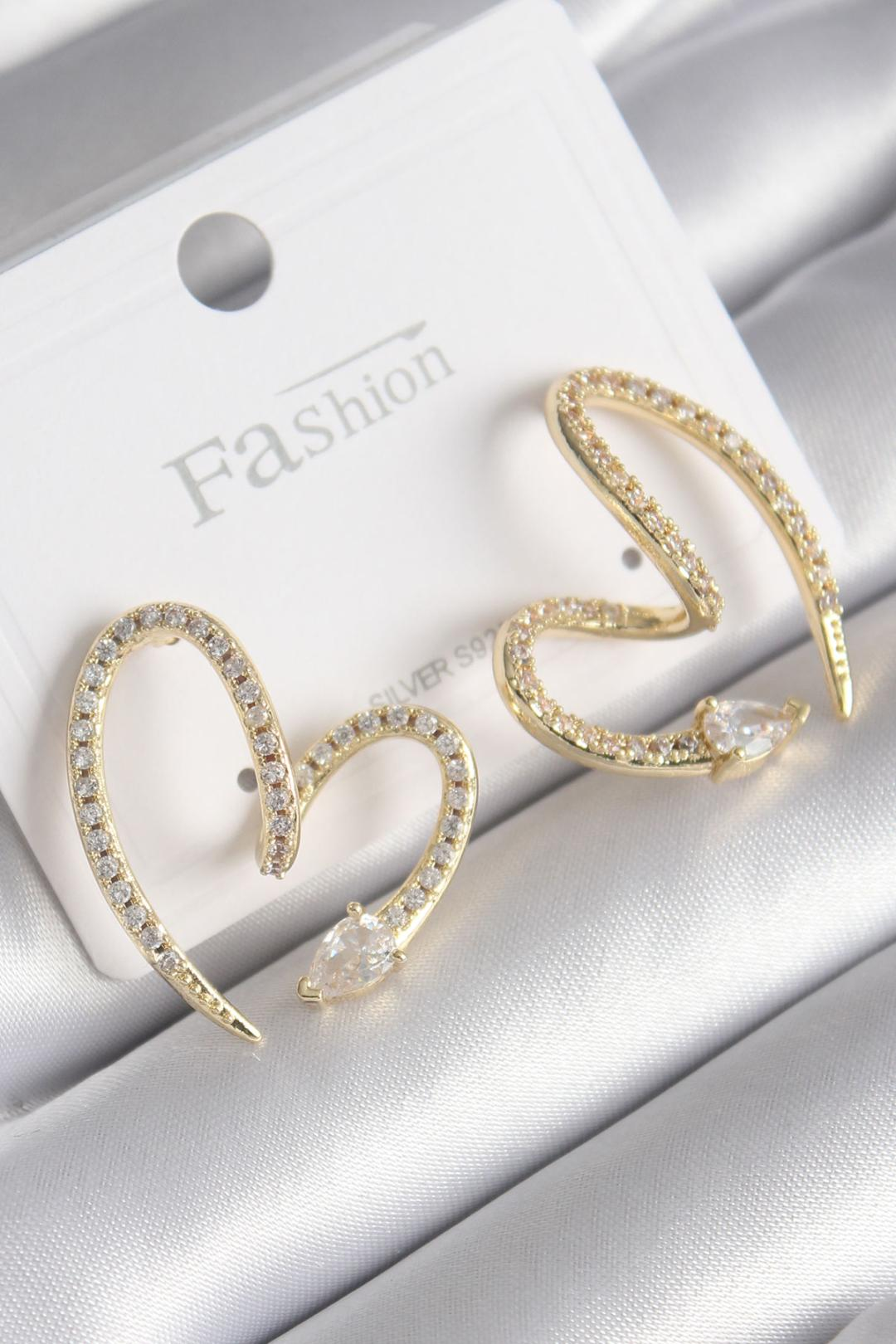 Pirinç Gold Renk Zirkon Taşlı Yılan Kalp Model Kadın Küpe 5886 1 Pirinç Gold Renk Zirkon Taşlı Yılan Kalp Model Kadın Küpe 5886
