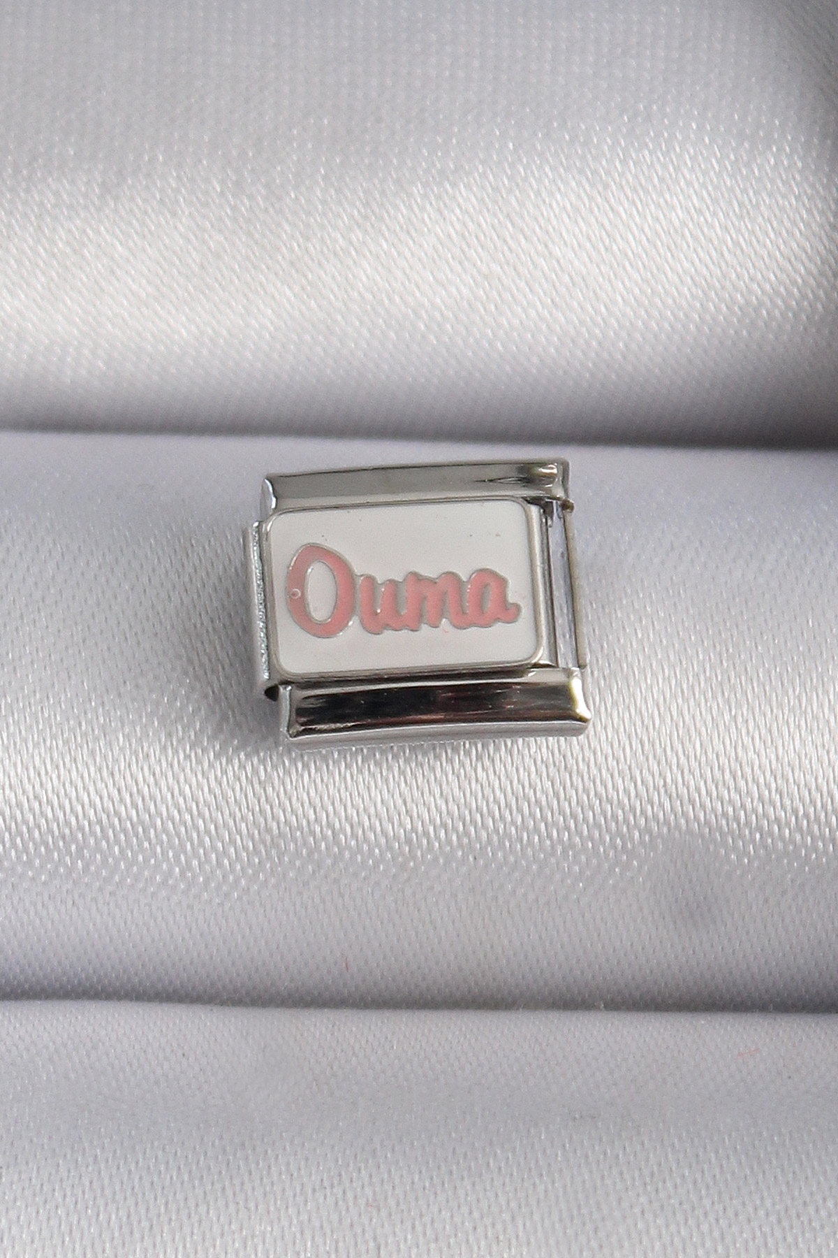 316L Çelik Gümüş Renk Beyaz Pembe Ouma İşlemeli Nomination Charm 5886 1 316L Çelik Gümüş Renk Beyaz Pembe Ouma İşlemeli Nomination Charm 5886