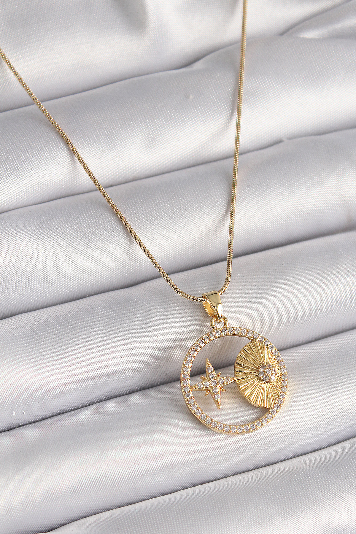 316L Çelik Gold Renk Zincir Zirkon Taşlı Yıldız İşleme Madalyon Model Kadın Kolye 5886 1 316L Çelik Gold Renk Zincir Zirkon Taşlı Yıldız İşleme Madalyon Model Kadın Kolye 5886