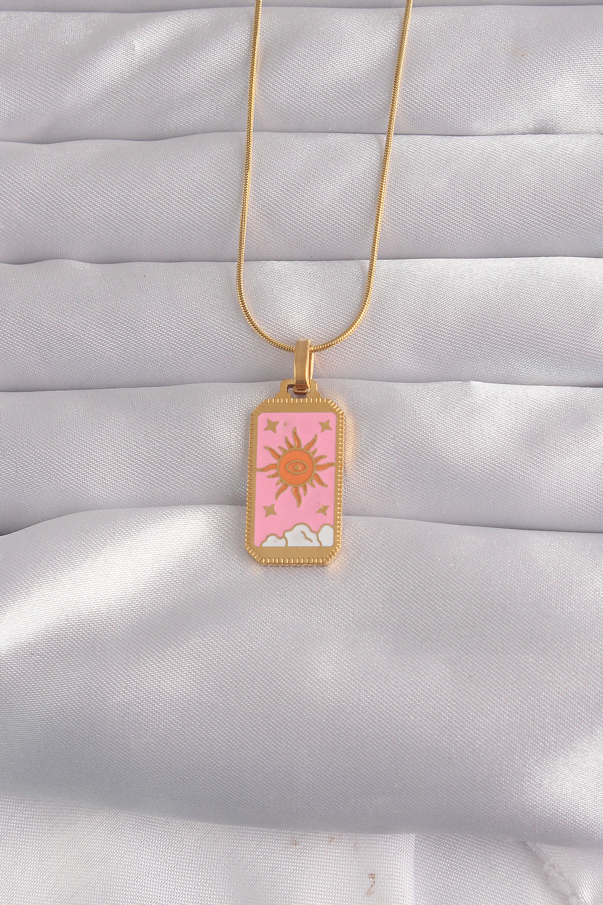 316L Çelik Gold Renk Pembe Mineli Güneş Model Tarot Kolye 5886 1 316L Çelik Gold Renk Pembe Mineli Güneş Model Tarot Kolye 5886