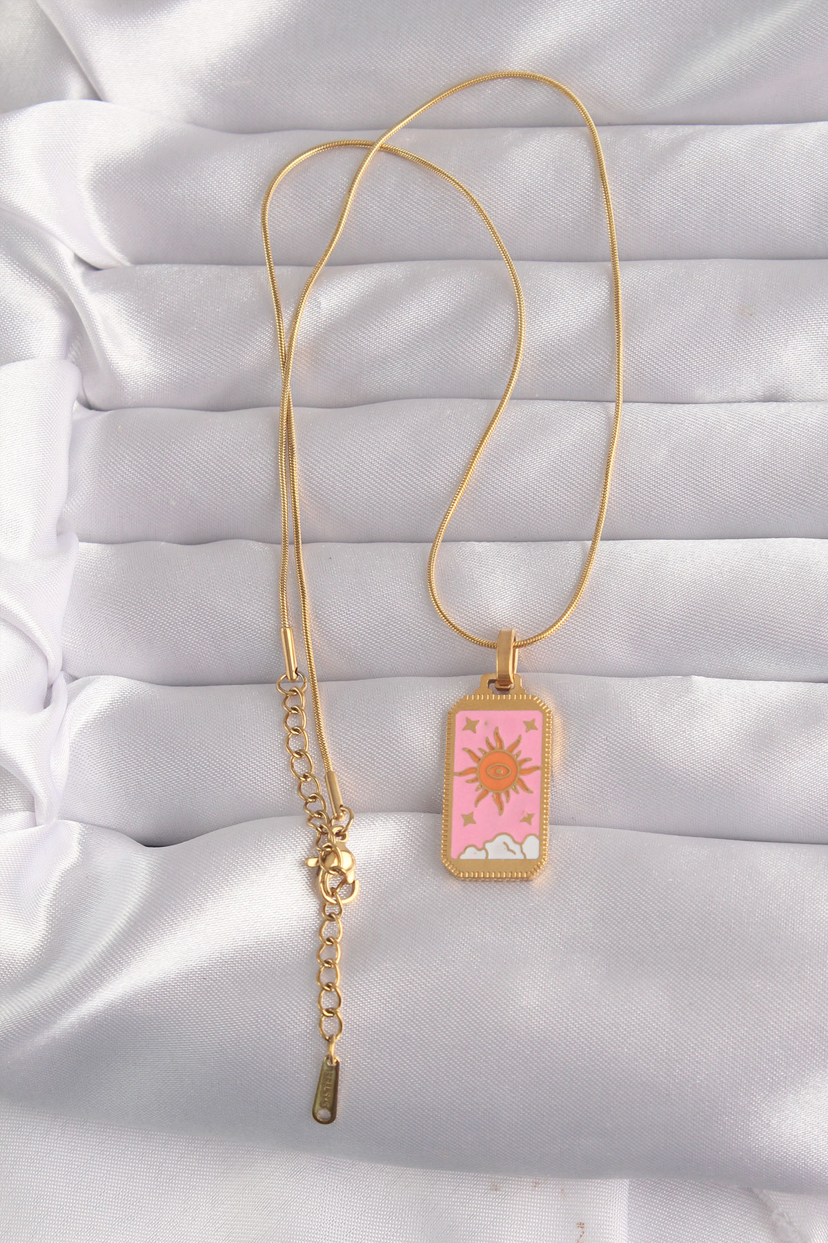 316L Çelik Gold Renk Pembe Mineli Güneş Model Tarot Kolye 5886 2 316L Çelik Gold Renk Pembe Mineli Güneş Model Tarot Kolye 5886 - Görsel 2