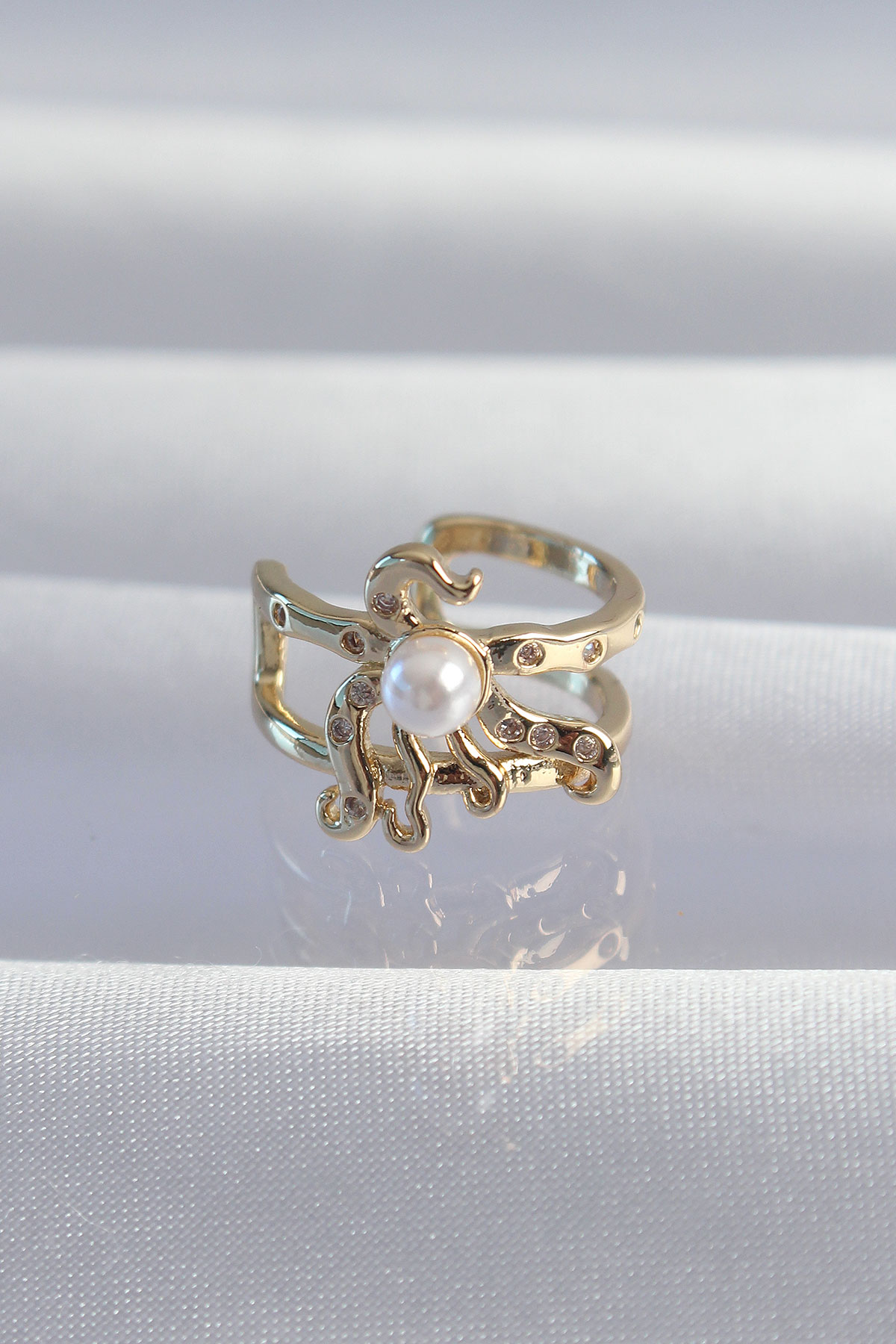 Pirinç Gold Renk İncili Ahtapot Earcuff Küpe 5886 1 Pirinç Gold Renk İncili Ahtapot Earcuff Küpe 5886