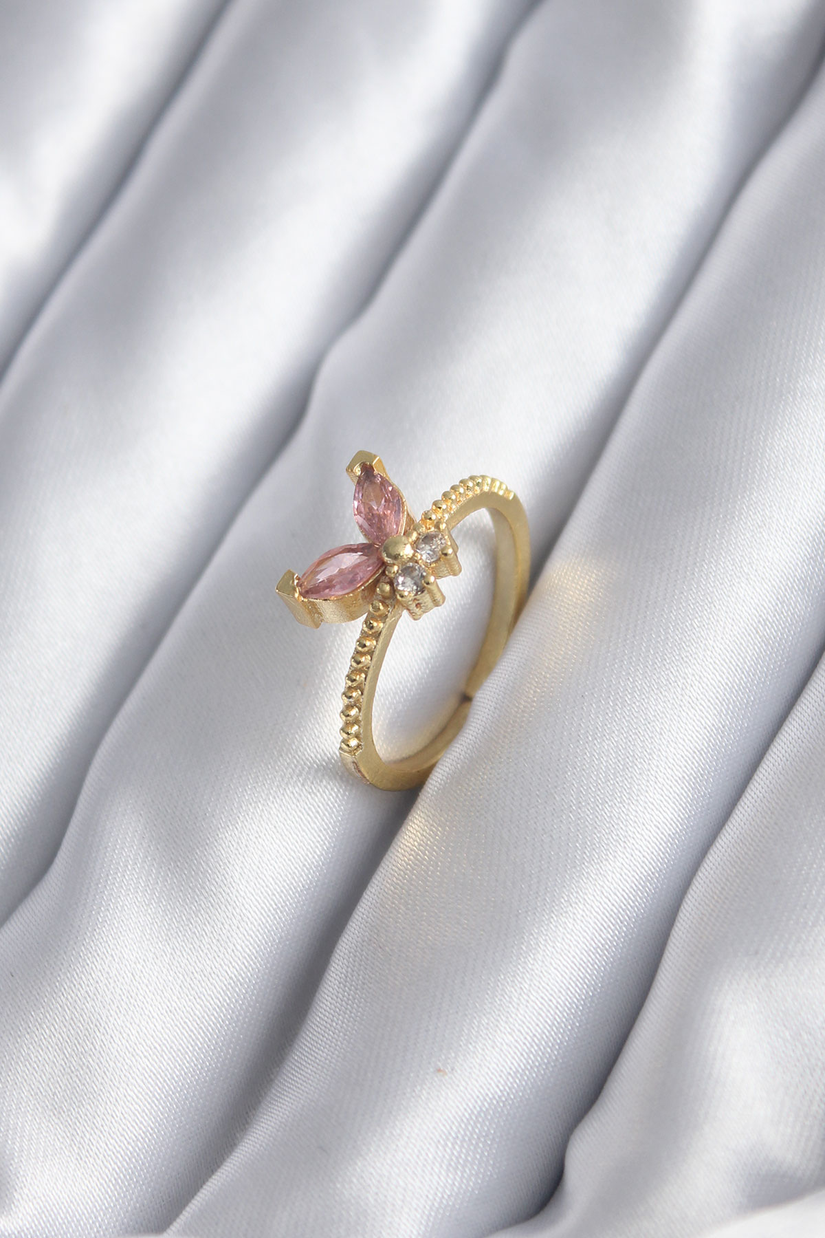 Gold Renk Pembe Zirkon Taşlı Kelebek Model Kadın Yüzük 5886 1 Gold Renk Pembe Zirkon Taşlı Kelebek Model Kadın Yüzük 5886
