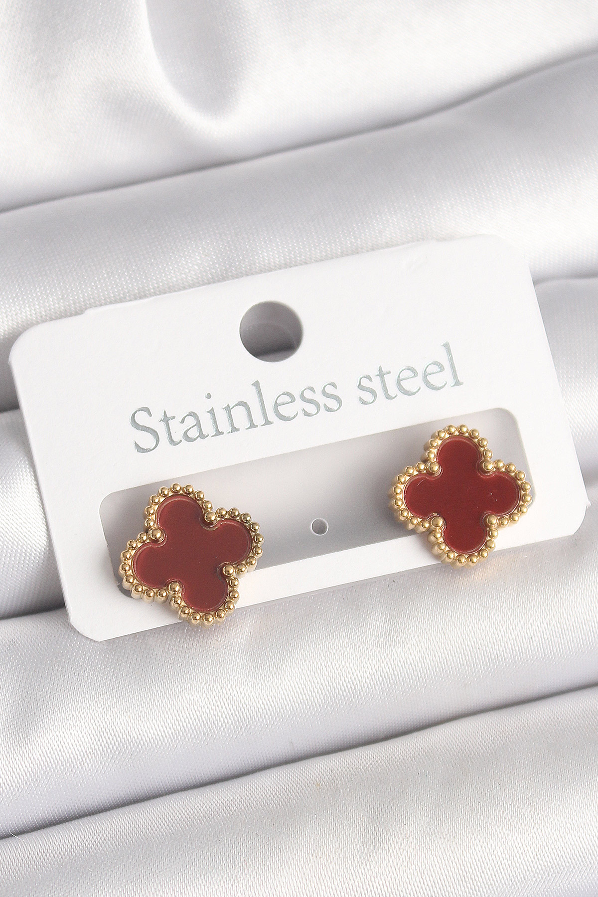 Pirinç Gold Renk Bordo Yonca Model Kadın Küpe 5886 1 Pirinç Gold Renk Bordo Yonca Model Kadın Küpe 5886