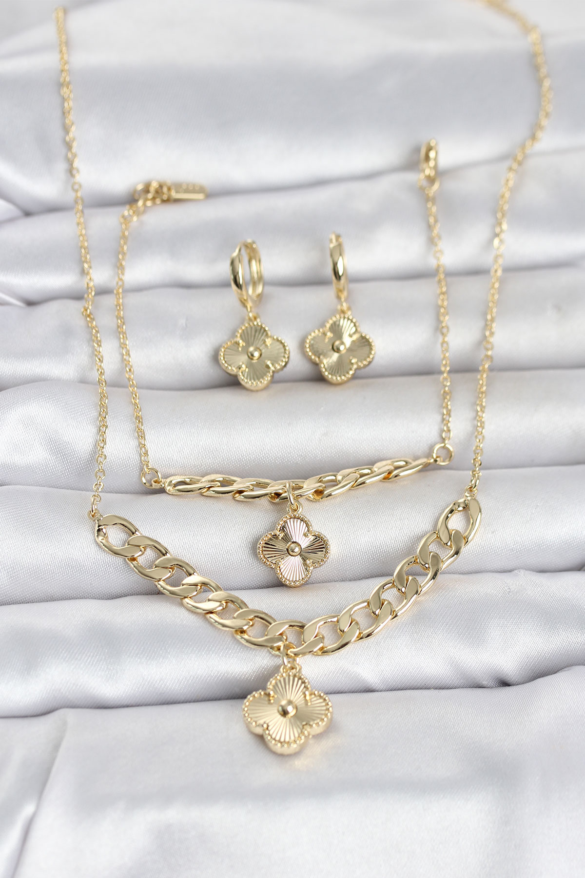 Gold Renk Pirinç Kolye Bileklik ve Küpe Seti 5886 1 Gold Renk Pirinç Kolye Bileklik ve Küpe Seti 5886