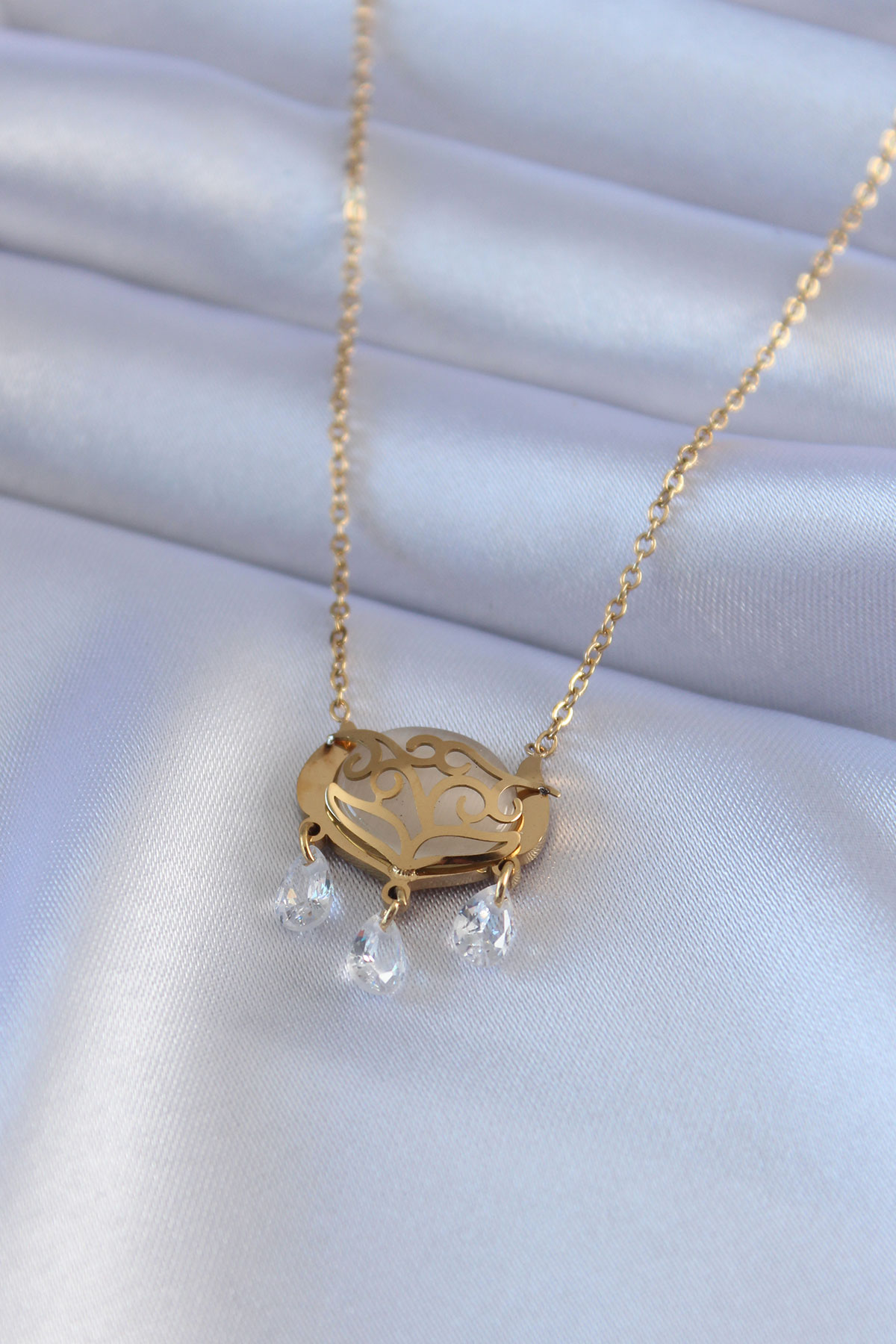 316L Çelik Gold Renk Lotus Model Zirkon Taşlı Kadın Kolye 5886 1 316L Çelik Gold Renk Lotus Model Zirkon Taşlı Kadın Kolye 5886