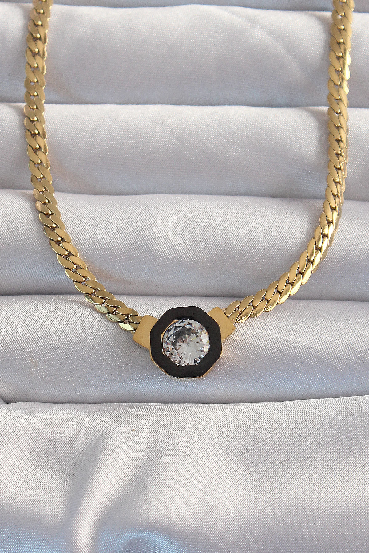 316L Çelik Gold Renk Ezme Zincir Zirkon Taşlı Mineli Serenay Kolyesi 5886 1 316L Çelik Gold Renk Ezme Zincir Zirkon Taşlı Mineli Serenay Kolyesi 5886