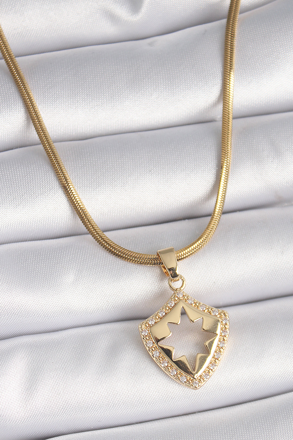 316L Çelik Gold Renk İtalyan Zincir Zirkon Taşlı Kutup Yıldız İşleme Kadın Kolye 5886 1 316L Çelik Gold Renk İtalyan Zincir Zirkon Taşlı Kutup Yıldız İşleme Kadın Kolye 5886